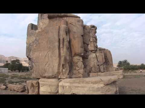 Колоссы Мнемнона: Луксор Египет