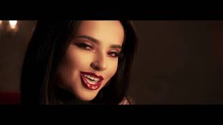 Pitbull feat. Becky G &amp; De La Ghetto - Mala Remix (Official Video)