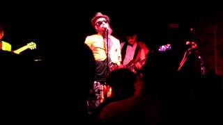 Nobraino, Il muro di berlino - live al Retronouveau, Messina  29 12 2012