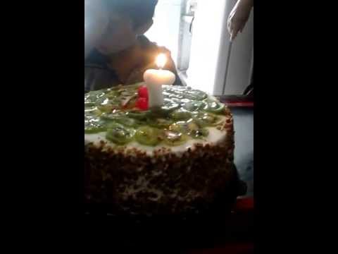 Su pastel de esdras yningun niño le canto