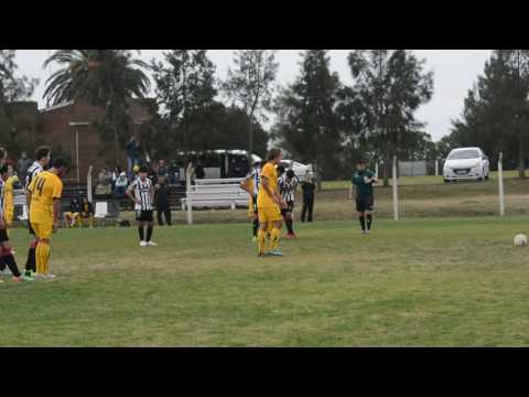 Fourcade ,  si hay penal en sub 16 y esta Fourcade no dudes parate y Gritalo