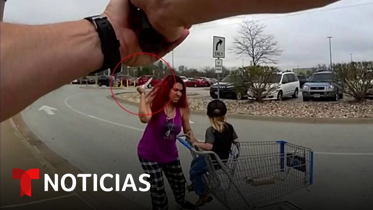 Una mujer intenta secuestrar a un niño y lo apuñala frente a la policía | Noticias Telemundo