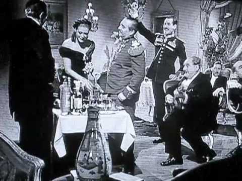 Elfie Mayerhofer - Elfriede Datzig in Hotel Sacher 1939