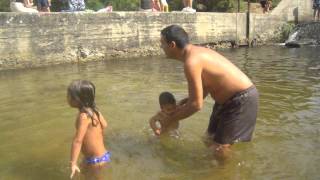 Chapoteo en el r&iacute;o