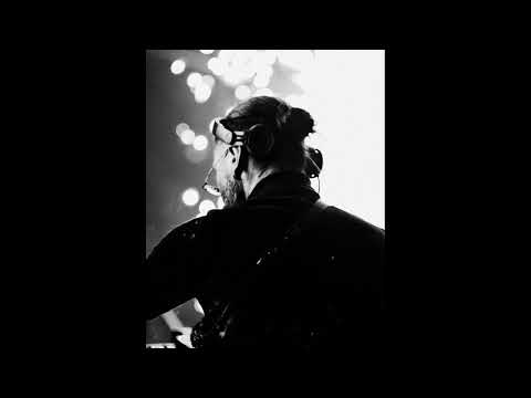 Skrillex x Virtual Riot x ISOxo x Control Freak (Shounder Mashup)