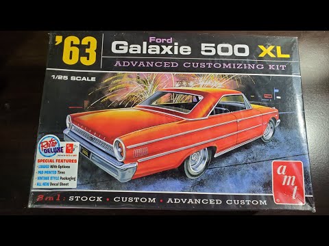 Skill 2 Model Kit 1963 Ford Galaxie 500 XL 3-in-1 Kit 1/25 Scale Model by AMT