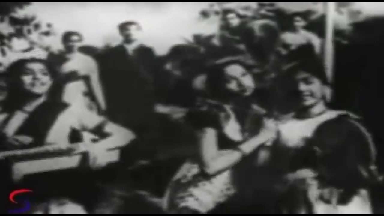 Chup Chup Khade Ho Jarur Koyi Bat Hai Lyrics | Badi Bahen | Premlata, Lata Mangeshkar | Husnlal Bhagatram