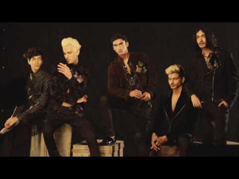 Rohit Bal shooting by Francois Matthys.