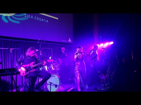 Showtime Band - You shook me all night long (Live AC/DC cover)