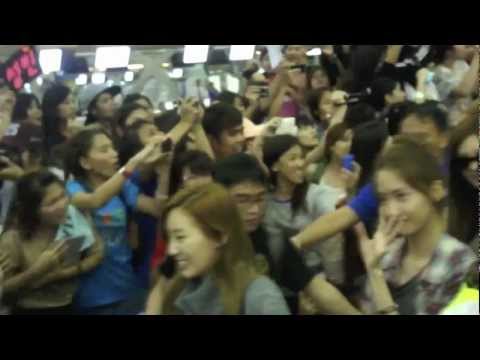 [FANCAM] 121125 EXO,f(X),SNSD @Suvarnabhumi Airport Departure Thailand