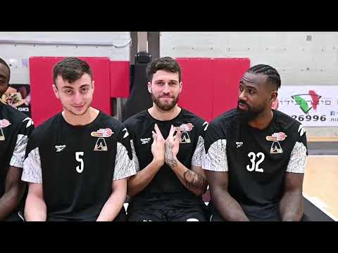 חוגגים חנוכה עם כדורסלני הפועל עפולה