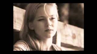 Debra Romer is such a talented singer