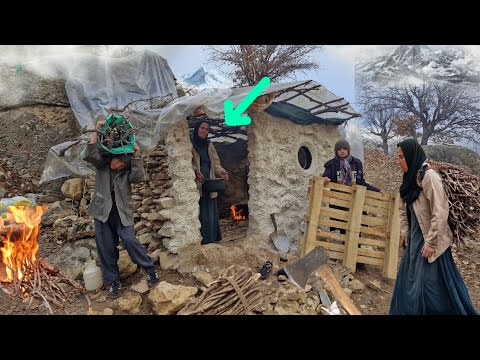 Homeless life in a cold mountain hut 🗻 Collecting firewood and water for survival🪵🔥