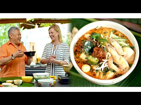 Professional Baker Teaches You How To Make NYONYA LAKSA!