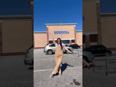 I struck GOLD at Goodwill!!! 🤯 Check the description for more details! ✨