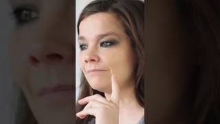 björk : dom... dom... dom... dom (musical notes) (2011)