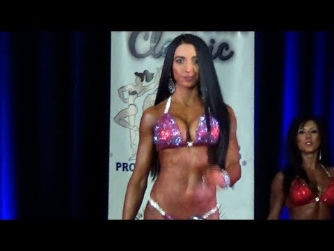 ⭐️IFBB Bikini Pro Sana Shah on stage