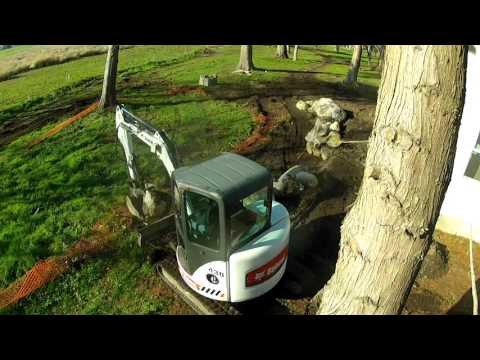 Bobcat Boulder wall building