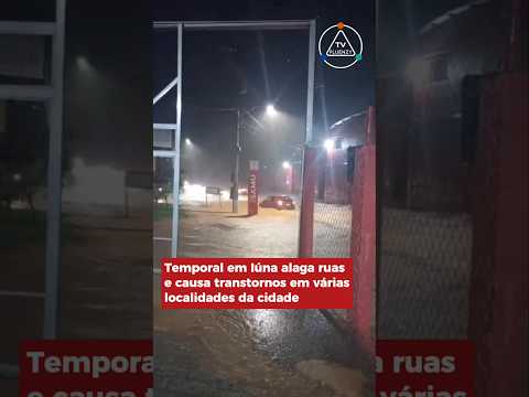 Temporal em Iúna, Espírito Santo, alaga ruas e causa transtornos em várias localidades da cidade.