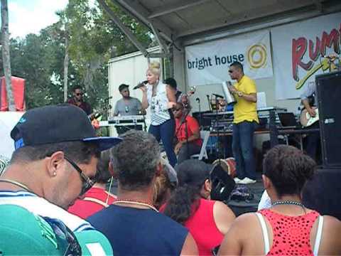 GISELLE TAVERA EN VIVO @ FLORIDA HISPANIC PARADE & FESTIVAL 2014
