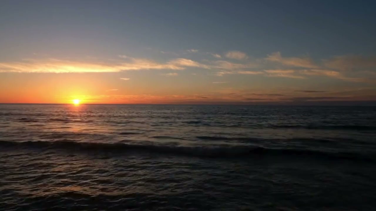🌊 #OceanWaves & Ambient Music for Tranquility