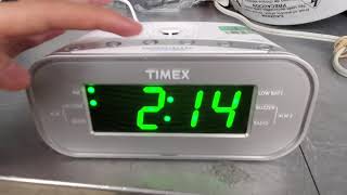 Timex T231 AM/FM Clock Radio