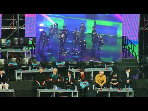 190106 BTS Reaction To Seventeen @ GDA2019 By FanCam