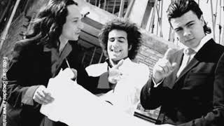 LOS DELINQÜENTES //  ENTREVISTA La niña de la palmera