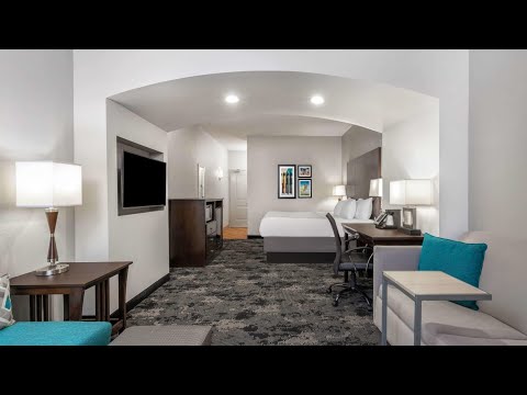 La Quinta Inn and Suites Columbus Indiana Gold Member Review 2021 Upgraded Room, Hot tub, Gym & Pool