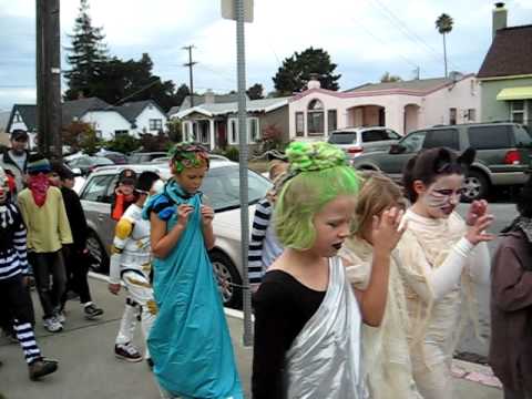 Roosevelt Halloween Parade 2010 Part 8