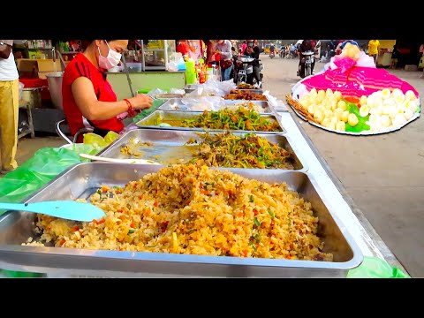 Shoes Factory Breakfast Market at Oudeum Chom Chau in Phnom Penh