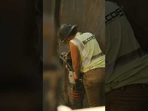 👷🏽‍♀️Women operating #jackhammer #womeninconstruction