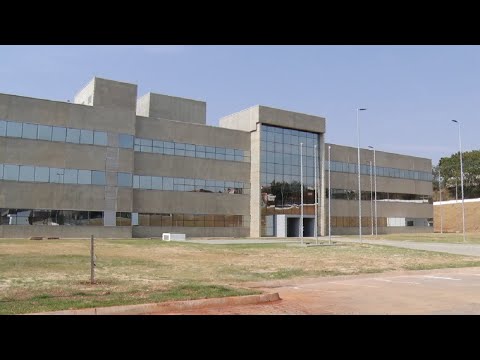 Secretário de Justiça faz visita após novo fórum finalizar obras