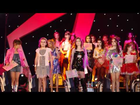 Moa Lindberg sjunger "Right Here Right Now" i sångtävlingen "Ti Amo 2010" i Rumänien.wmv