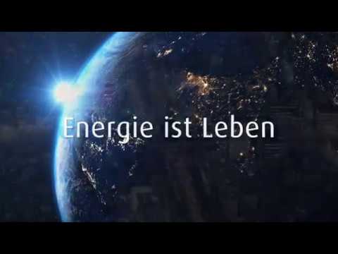 Photovoltaik und Stromspeicher sind die Basis für eine dezentrale Energieversorgung im Eigenheim. Die Energie wird dort hergestellt wo man sie für die Haushaltsgeräte, Heizung oder für das Elektroauto benötigt, ohne umweltschädliche Emissionen.