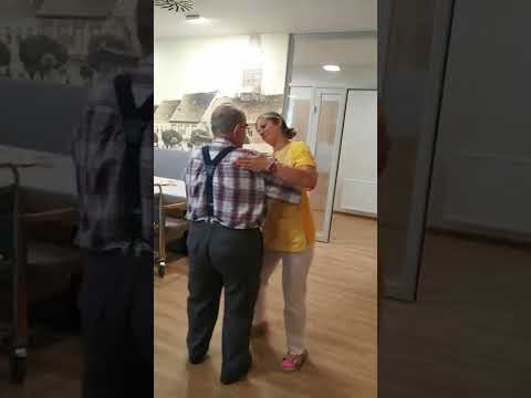 SeneCura SeniorCentrum Chotěboř - Tanec klienta s aktivizační pracovnicí