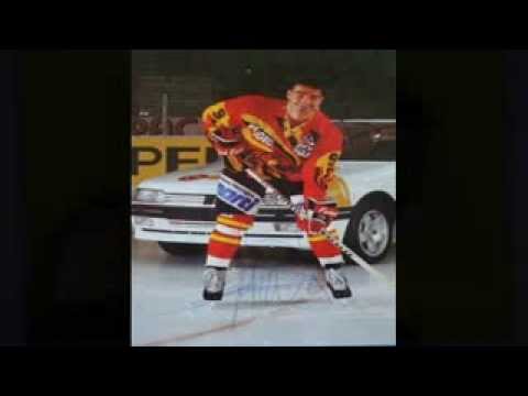 Der Eishockeyspieler Gregor Horak tappt in die Telefonfalle!