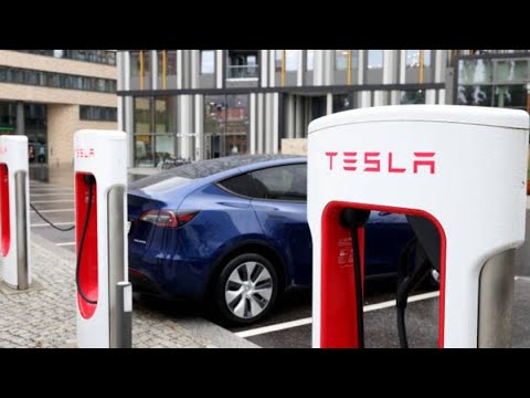 Tesla Puts Bond Sale on Hold