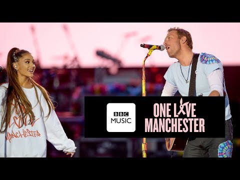 Chris Martin and Ariana Grande - Don't Look Back In Anger (One Love Manchester)