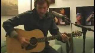 The DL - Matt Costa sings &#39;Lullaby&#39;