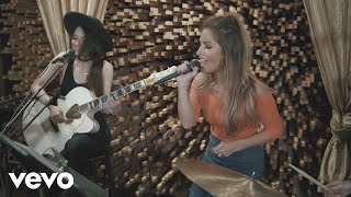 Jessie James Decker - Who&#39;s Lovin You (Live From Blackbird Studios)