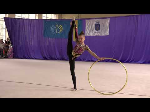 Савіна Ніколь 2007 обруч