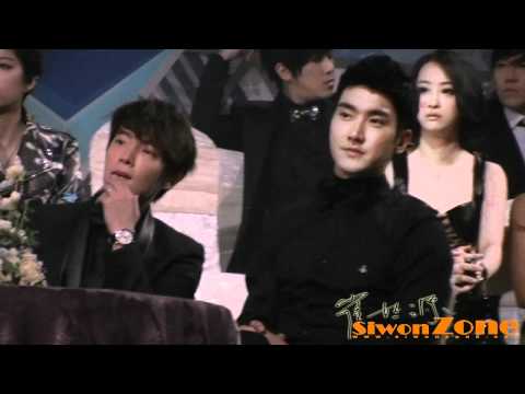 [HD fancam] 111229 SBS Gayo Daejun - Grooving Siwon and deep-thinking Donghae