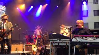 J. Karjalainen: Meripihkahuone (live). Rotuaari Piknik 2014 -festivaali, Oulu