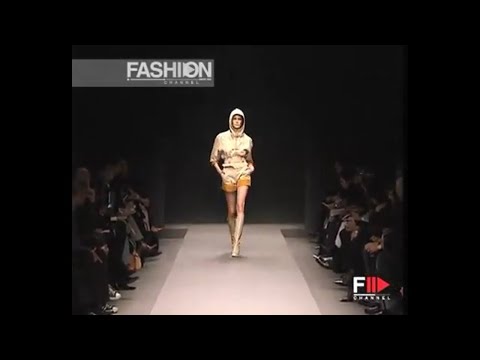 Miu Miu fall-winter 2002-2003 OFFICIAL AND ORIGINAL VIDEO