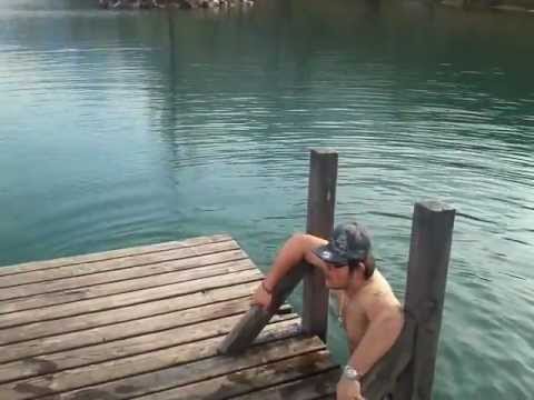 Schmerzen im Rücken am Boden mit einem tiefen Atemzug Schmerzen in den Schultergelenken der Hände