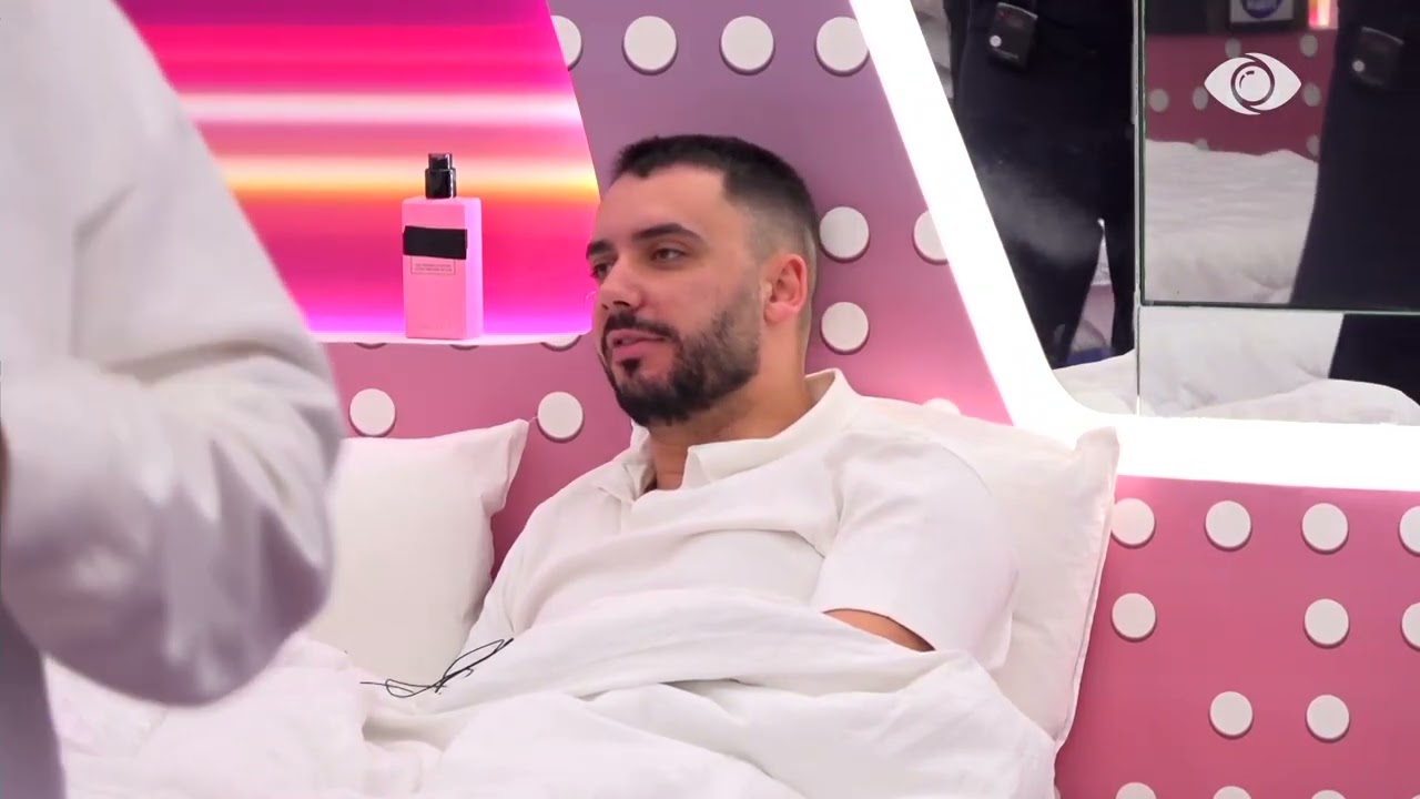 Tana…/ Miri afrohet tek veshi i Artanit teksa debatojnë