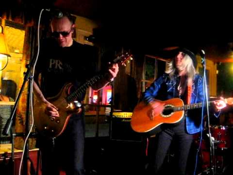 Lady Ziggy- Gig at the Swan