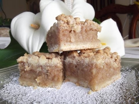 APPLE CAKE WITH QUINOA / LIJENA PITA / by Vlada Vladic