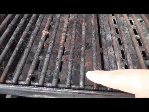 How To Clean A Barbecue Grill With Aluminum Foil